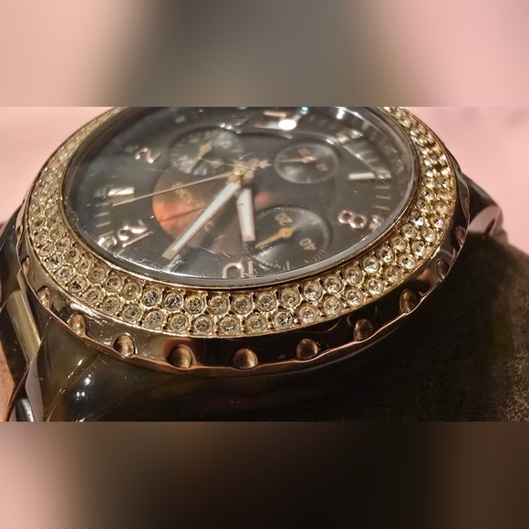 Michael Kors Gold and Tortoise Shell Watch - Picture 5 of 12